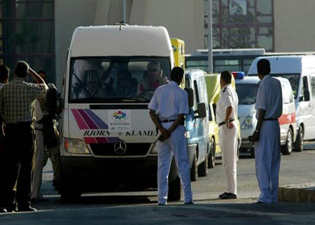 قافلة "أميال من الابتسامات 14" تصل قطاع غزة عبر معبر رفح البري