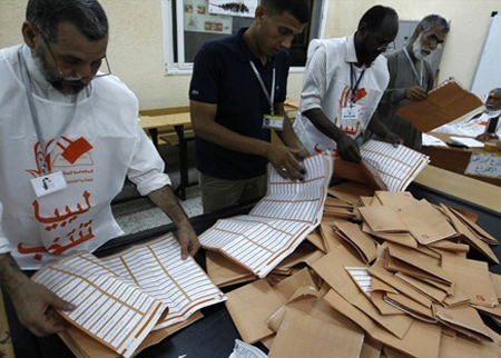 نتائج أولية تظهر تقدم قوى التحالف الوطني في ليبيا نتائج أولية تظهر تقدم قوى التحالف الوطني في ليبيا