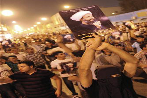مقتل شخصين في مظاهرات احتجاجا على اعتقال السلطات رجل دين شيعيا مقتل شخصين في مظاهرات احتجاجا على اعتقال السلطات رجل دين شيعيا