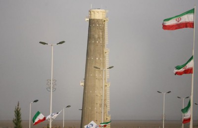 إيران تنقل 11 طناً من اليورانيوم إلى روسيا تنفيذاً للاتفاق النووي إيران تنقل 11 طناً من اليورانيوم إلى روسيا تنفيذاً للاتفاق النووي