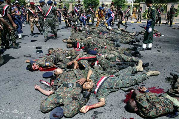 مقتل 20 شخصا على الأقل في هجوم استهدف طلبة كلية الشرطة بصنعاء 