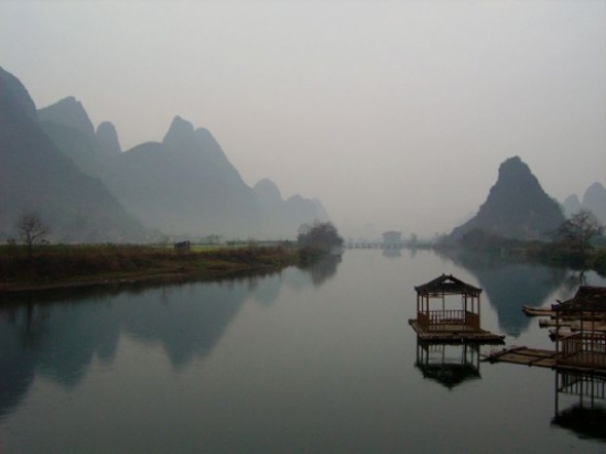 برودة مياه النهر تمنع صينياً من الانتحار