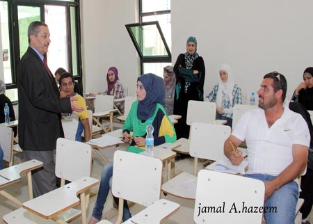 بدء الامتحانات النظرية  للشهادة الجامعية المتوسطة ( الشامل )الدورة الصيفية في البلقاء التطبيقية ( صور )