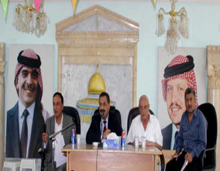 ندوة حوارية في مخيم الشهيد مع مدير عام دائرة الشؤون الفلسطينية