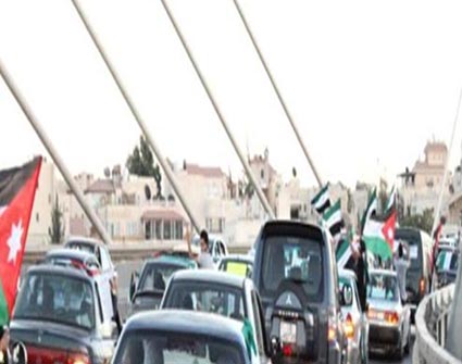 انطلاق مسيرة سيارات مؤيدة لثورة الشعب السوري بعد رفض الداخلية ( صور ) انطلاق مسيرة سيارات مؤيدة لثورة الشعب السوري بعد رفض الداخلية ( صور )