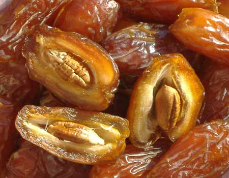ضبط كميات من التمور غير الصالحة للاستهلاك بالزرقاء ضبط كميات من التمور غير الصالحة للاستهلاك بالزرقاء