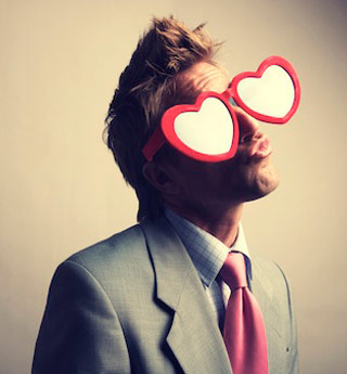 كيف يقع أيّ شابٍ في الحبّ؟ كيف يقع أيّ شابٍ في الحبّ؟