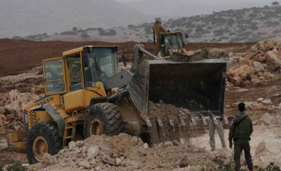 جيش الاحتلال الاسرائيلي يقيم سواتر ترابية جنوب لبنان جيش الاحتلال الاسرائيلي يقيم سواتر ترابية جنوب لبنان