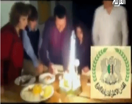 بشار الأسد يغني في عيد ميلاد شقيق زوجته ( فيديو ) بشار الأسد يغني في عيد ميلاد شقيق زوجته ( فيديو )