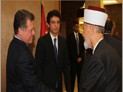 الملك يقيم مأدبة افطار لكبار المسؤولين 