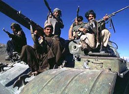  مقتل جنديين و16 متمردا في المناطق القبلية في باكستان 