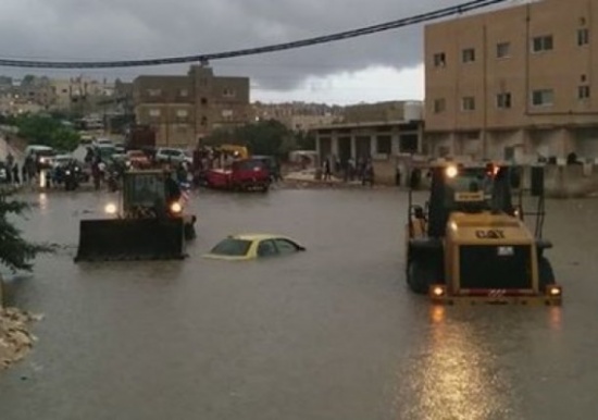 بالصور: السيول تُغرق الحي الشمالي في إربد بالصور: السيول تُغرق الحي الشمالي في إربد