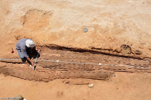 اكتشاف أقدم مركب خشبي فرعوني يرجع لـ5100 عام اكتشاف أقدم مركب خشبي فرعوني يرجع لـ5100 عام