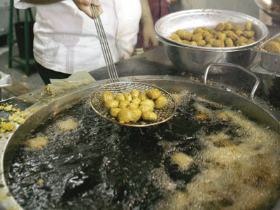 فندق لاندمارك يسعى لاكبر قرص فلافل بالعالم 