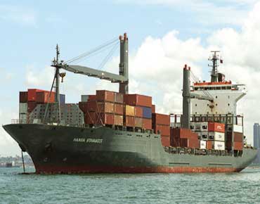 قراصنة صوماليون يحتجزون سفينة باكستانية 