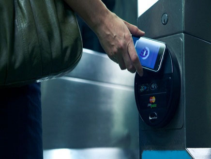 سهولة اختراق الهواتف الذكية عبر تقنية "NFC" سهولة اختراق الهواتف الذكية عبر تقنية "NFC"