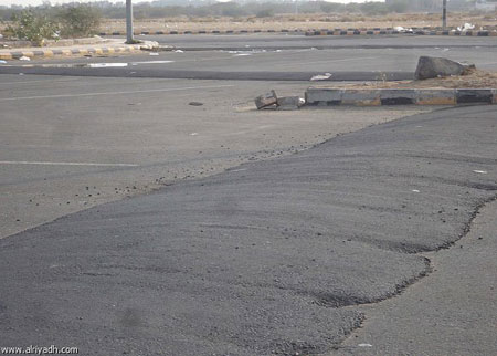 مطبات عشوائية في لواء بصيرا تلحق الاذى بالمواطنين والمركبات 