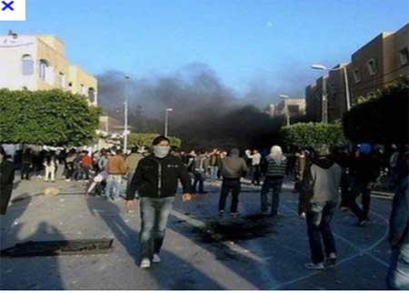 شباب الثورة في سيدي بوزيد يعلنون قيام ثورة ثانية وفي الكاف الأمن يرفع حالة الطوارئ شباب الثورة في سيدي بوزيد يعلنون قيام ثورة ثانية وفي الكاف الأمن يرفع حالة الطوارئ
