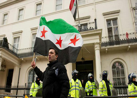 بريطانيا: استقالة أعلى دبلوماسي سوري احتجاجاً على القمع