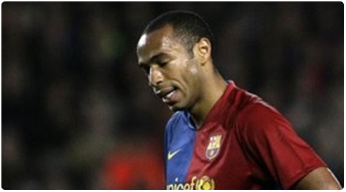 الإصابة تُبعد هنري عن برشلونة لأسبوعين