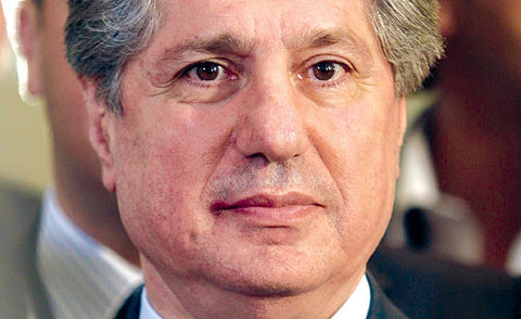 إصابة أمين الجميل بذبحة قلبية 