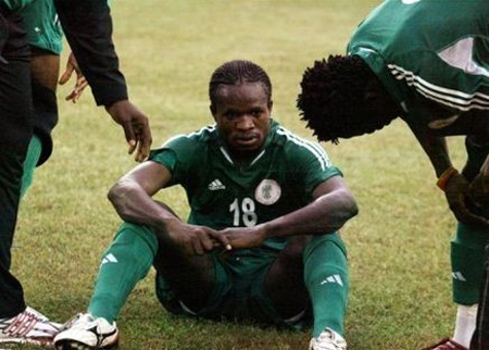 وفاة لاعب كرة قدم نيجيري خلال مباراة في رومانيا