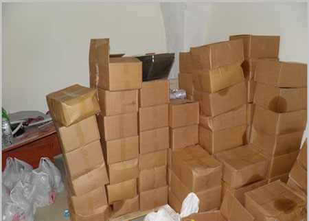 لجنة صدقات الحصن توزع مساعدات على الاسر المحتاجة  