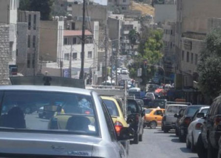 وسط مدينة الطفيلة يعاني من ازمة مرورية خانقة 