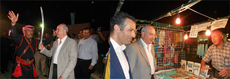 رئيس مجلس الاعيان يشارك المواطنين حضور سهرات ليالي القلعة الرمضانية 