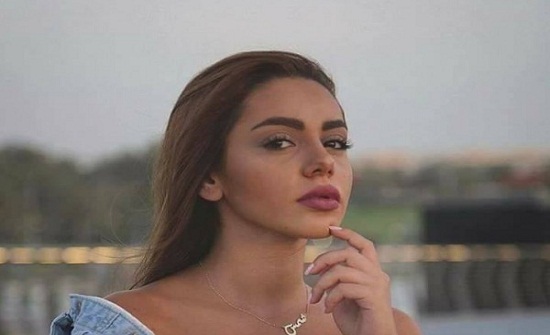 نجمة "باب الحارة" بين أحضان حبيبها و"كان الجو جنووون" نجمة "باب الحارة" بين أحضان حبيبها و"كان الجو جنووون"