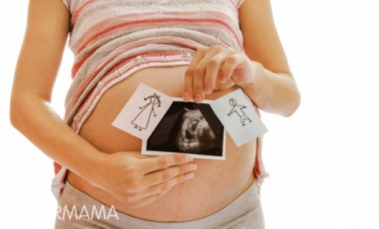 بالفيديو: رد فعل امرأة أخبرها زوجها عن نوع جنينها