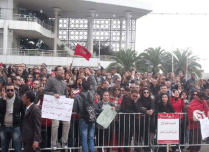 الحكومة التونسية بين الانتقادات والإنجازات 