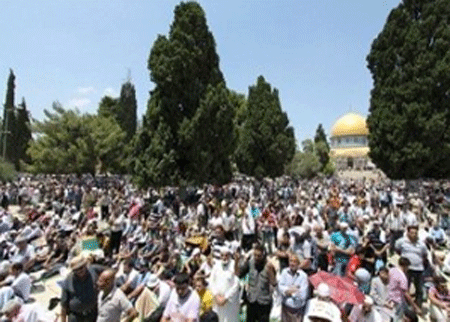 نصف مليون مصل يؤمّون الحرم القدسي في الجمعة الرابعة من رمضان