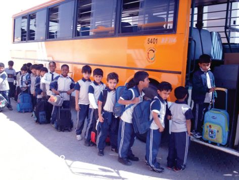 اشتراط امتلاك رخصة عمومية لسائقي باصات المدارس