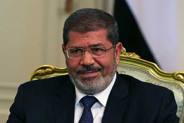 "هآرتس": مرسي يسعى للتخلص من صورة "رجل الإخوان" وبناء صورة "رجل الأمن" "هآرتس": مرسي يسعى للتخلص من صورة "رجل الإخوان" وبناء صورة "رجل الأمن"