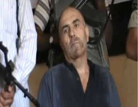الجيش الحر يبث لقاء مع الطيار الذي اسقطت طائرته الاثنين ( فيديو ) 