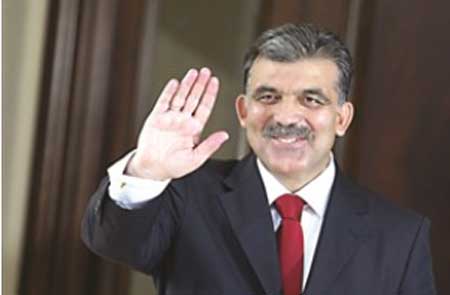 غُل : تطلع الشعب السوري لتغيير جذري لن يكون ممكناً بالطرق السلمية المعتادة