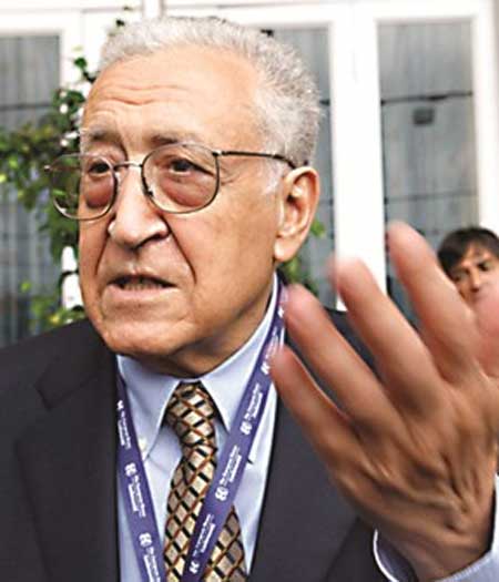 الإبراهيمي ينأى بنفسه عن فشل أنان ويوافق على منصب «الممثل الخاص» 