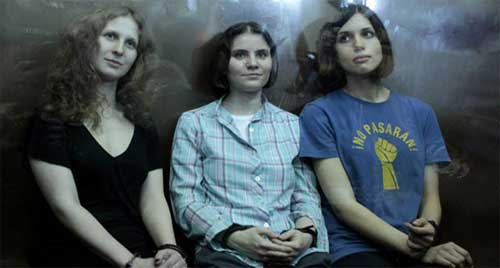 السجن سنتين لأعضاء فرقة "بوسي رايوت" الروسية علامة على ان الحرية في روسيا منتزعة