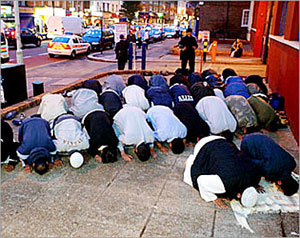 استطلاع دولي: المسلمون في أوروبا \"معزولون\"