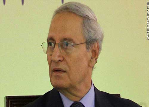 الشرع تغيب عن أداء صلاة العيد إلى جانب الأسد