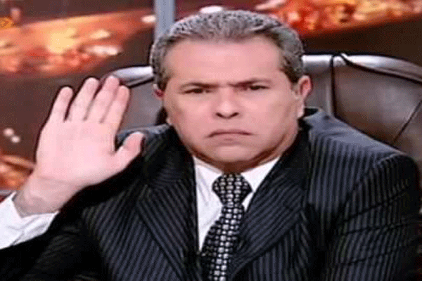 مصريات يقررن التظاهر "متعريات" للدفاع عن الإعلامي توفيق عكاشة