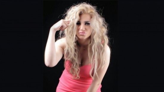 ملكة جمال سوريا: بشار الأسد لا يؤذي نملة ملكة جمال سوريا: بشار الأسد لا يؤذي نملة