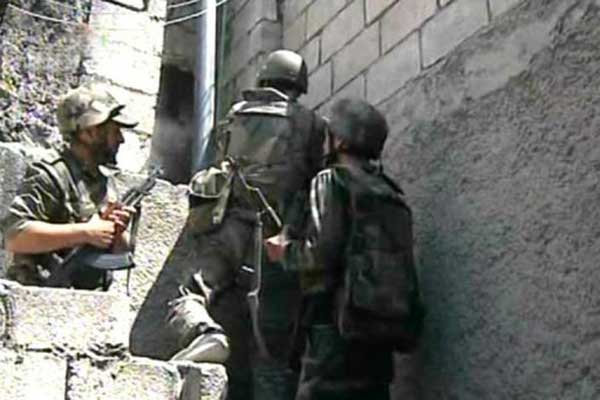 مداهمات واعتقالات واشتباكات وانفجار فى دمشق