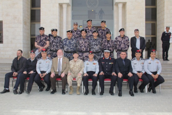 الدفاع المدني يخرج دورة فن التعامل مع الجمهور بمرتبات الدفاع المدني الفلسطيني الدفاع المدني يخرج دورة فن التعامل مع الجمهور بمرتبات الدفاع المدني الفلسطيني