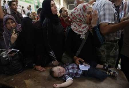 الغزيّون قلقون من تحوّل القطاع إلى سجن كبير بتقليص أيام عمل معبر رفح