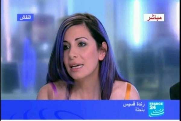 علوية سورية: سأعمل لاقناع العلويين بالانشقاق