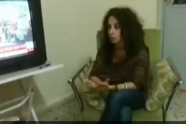 ناشطة سورية من الطائفة العلوية تتهم قوات الأسد باختطاف والدتها