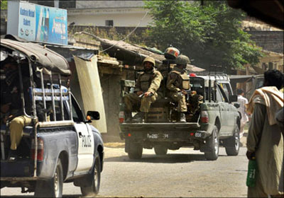 القوات الباكستانية تقتل 55 ناشطا اسلاميا في وادي سوات 
