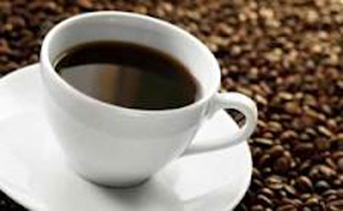 لص يسرق فندقاً بكوب قهوة ساخن